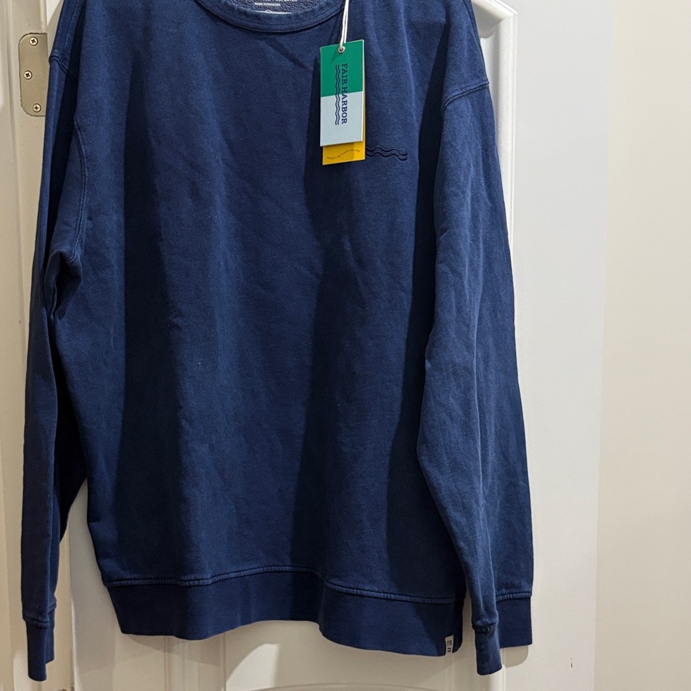 NWT Men’s Crewneck Sweatshirt